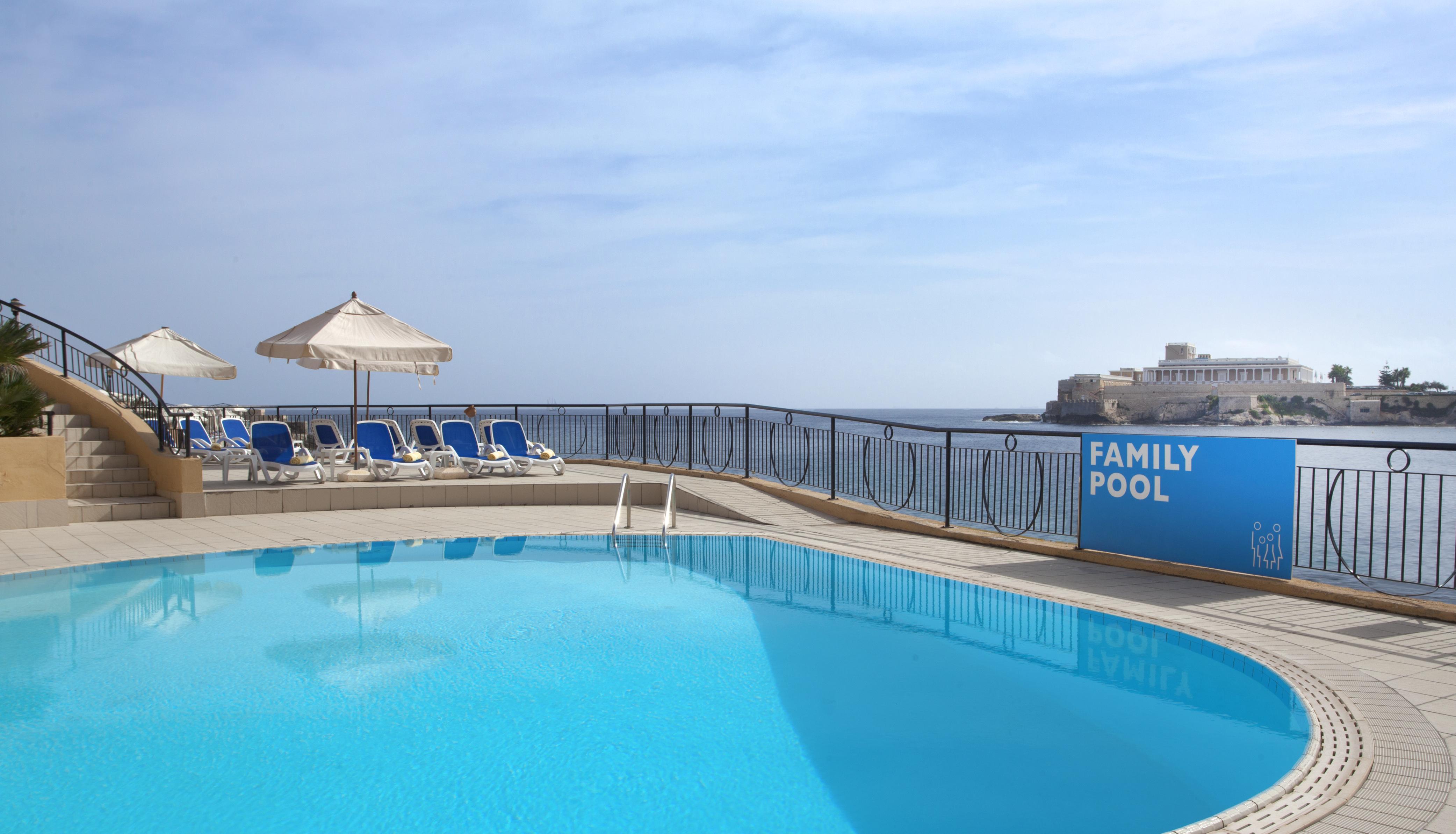 Marina Hotel Corinthia Beach Resort Malta Saint Julian's Bagian luar foto